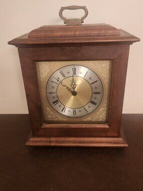 Seiko Dark Wooden Oak Finish Quartz Mantel Clock with Roman Numerals (Battery)